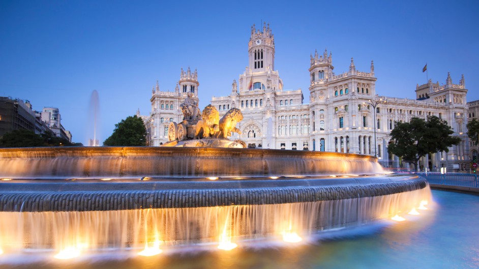 Madrid Plaza de la Cibeles mit dem Palacio de Comunicaciones in Madrid